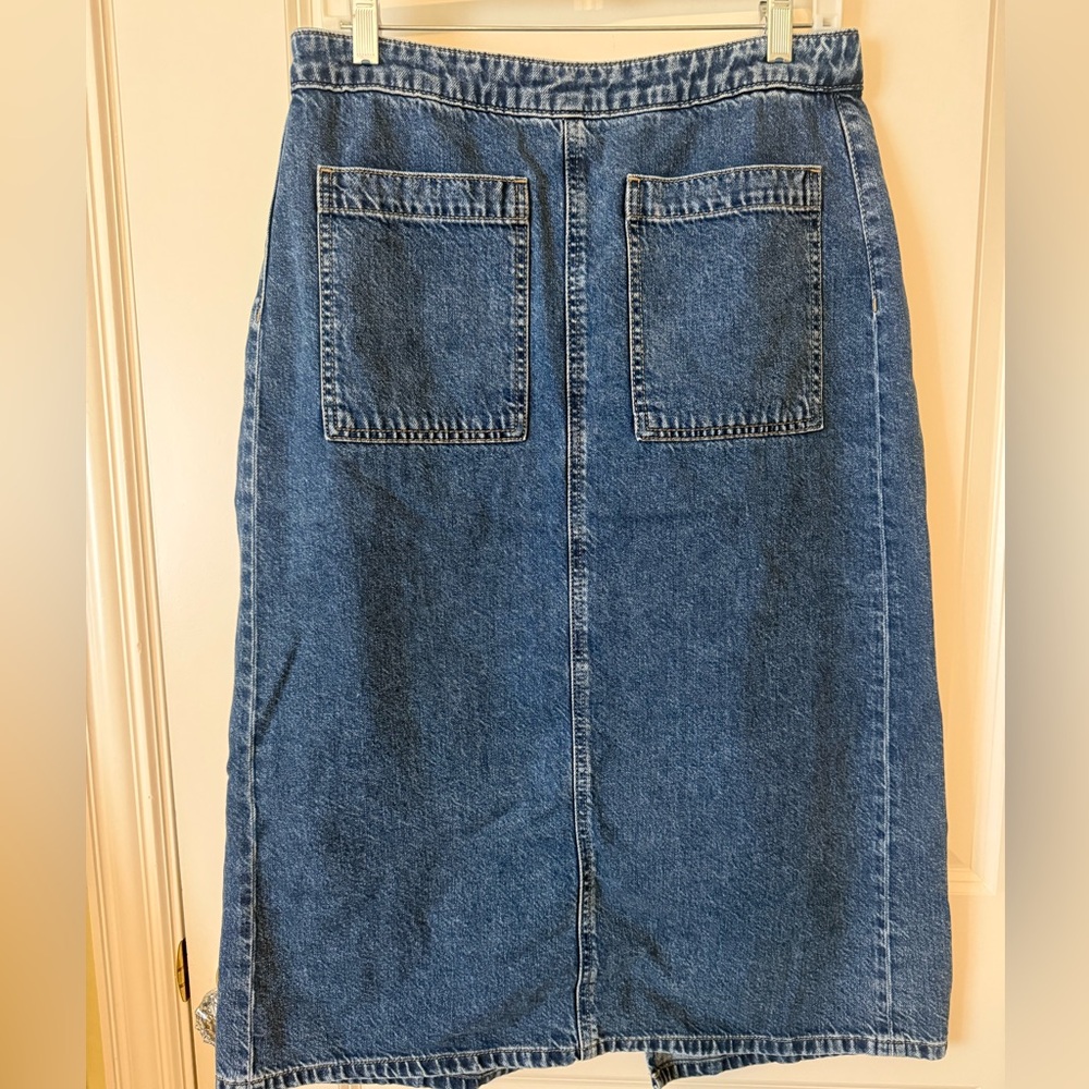 Loft denim skirt   Size 6